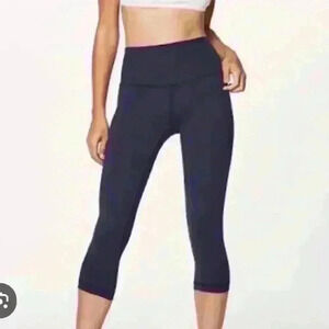 Lululemon Wunder Under Nulu blue Jean color size 4 cropped